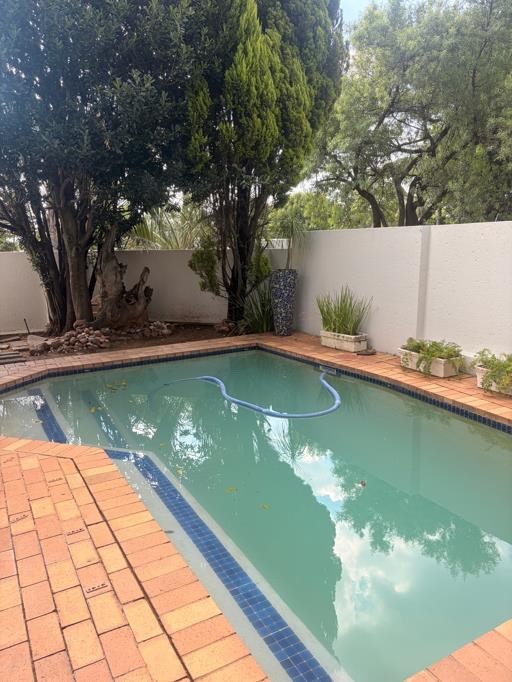 House for rent in Sunninghill, Sandton, 600 m²