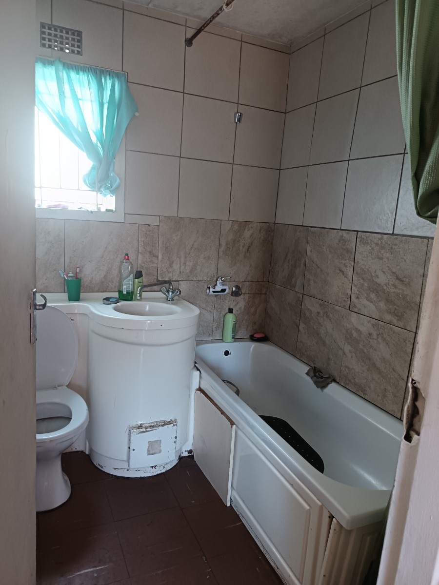 House for sale in Harmony Village, Mitchells Plain, 1 ASK MEG, Harmony Village, Mitchells Plain, Western Cape, 80 m²