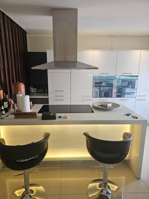 Townhouse for sale in Bryanston, Sandton, 400 m²