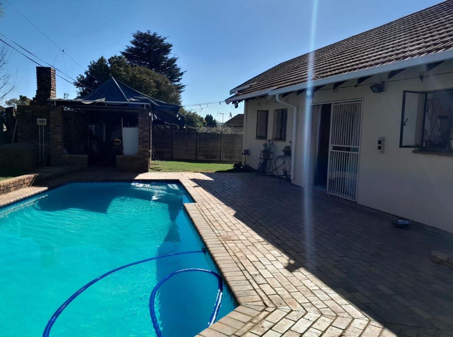 House for sale in Brackendowns, Alberton, 800 m²
