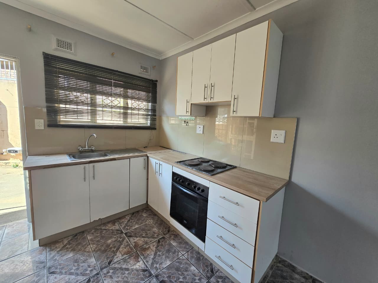 Cottage for rent in Shastri Park, Phoenix, KwaZulu Natal