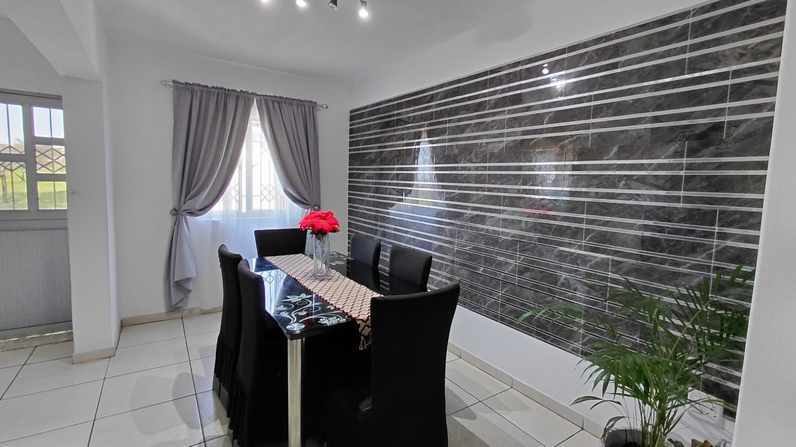 House for sale in Newlands West, Durban, KwaZulu Natal, 189 m²