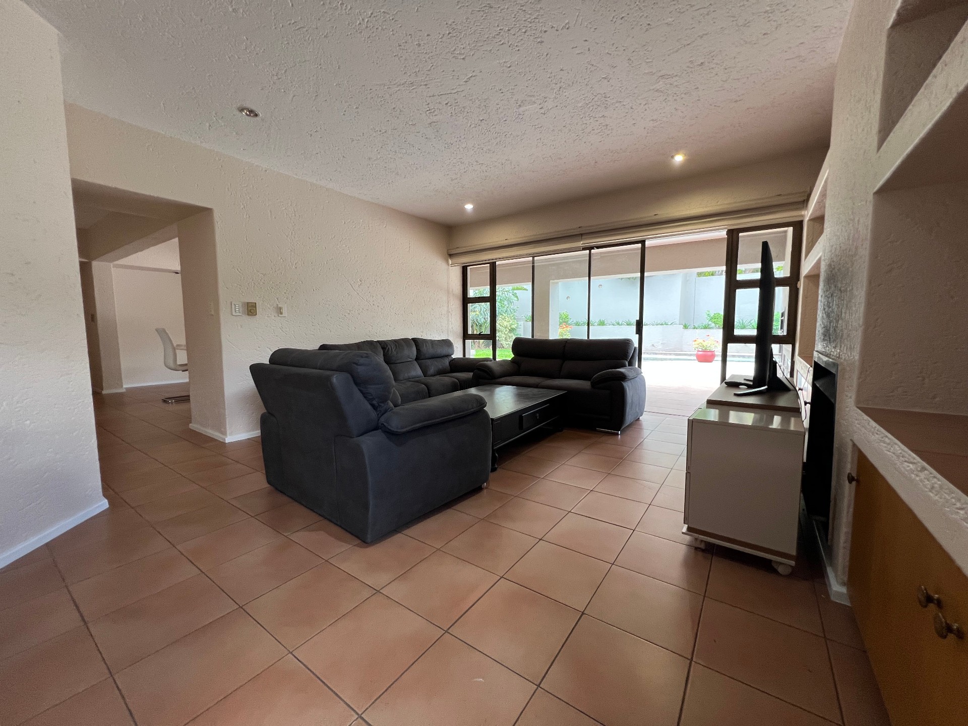 House for rent in Bryanston, Sandton, 803 m²