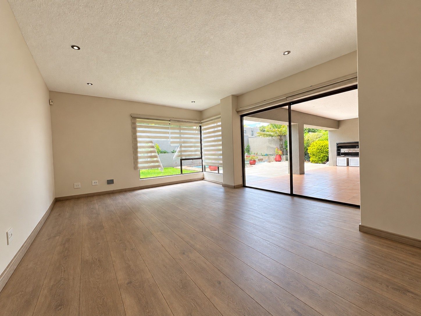 House for rent in Bryanston, Sandton, 803 m²