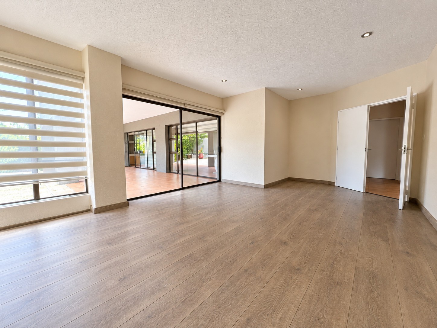 House for rent in Bryanston, Sandton, 803 m²