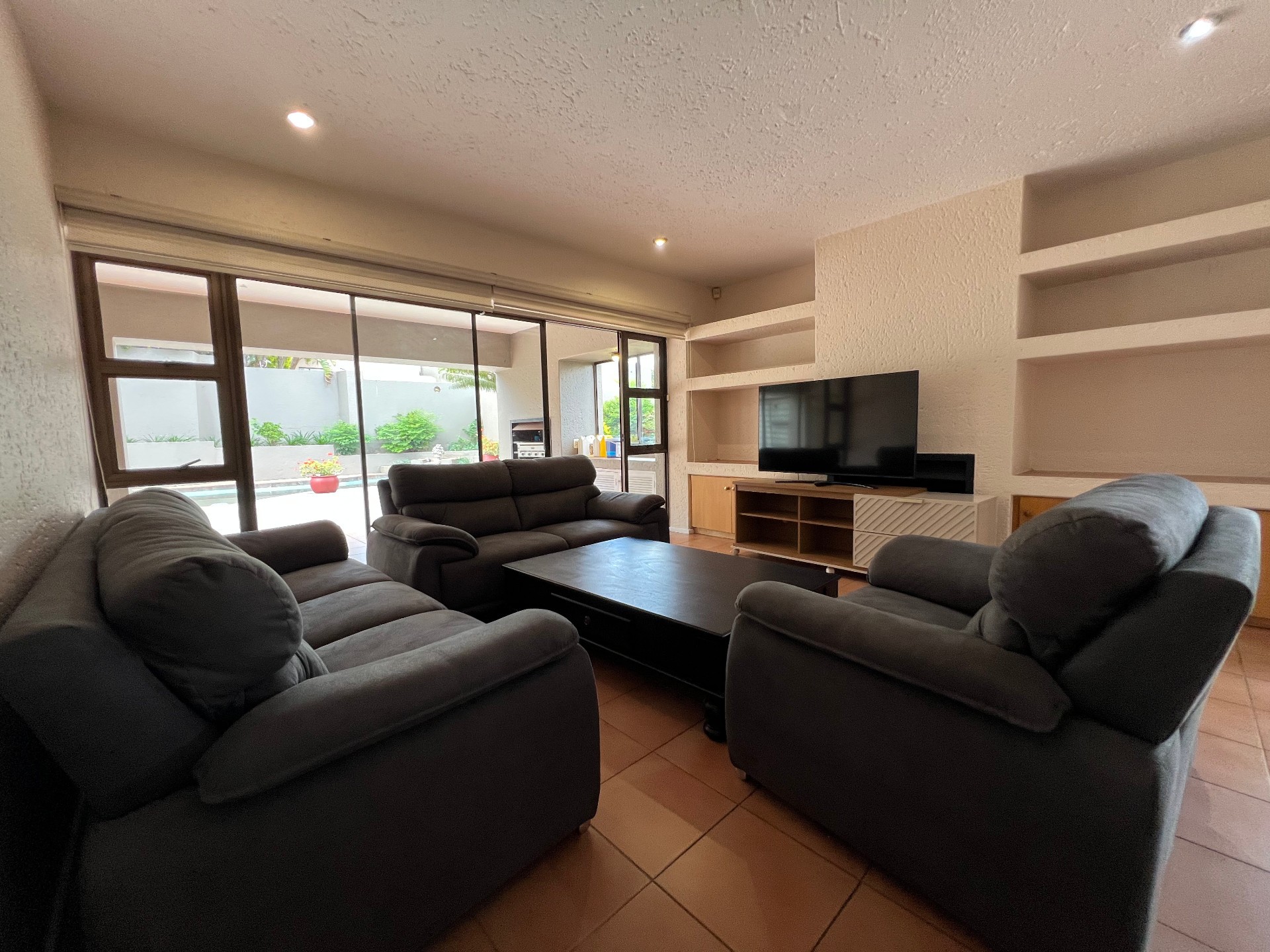 House for rent in Bryanston, Sandton, 803 m²