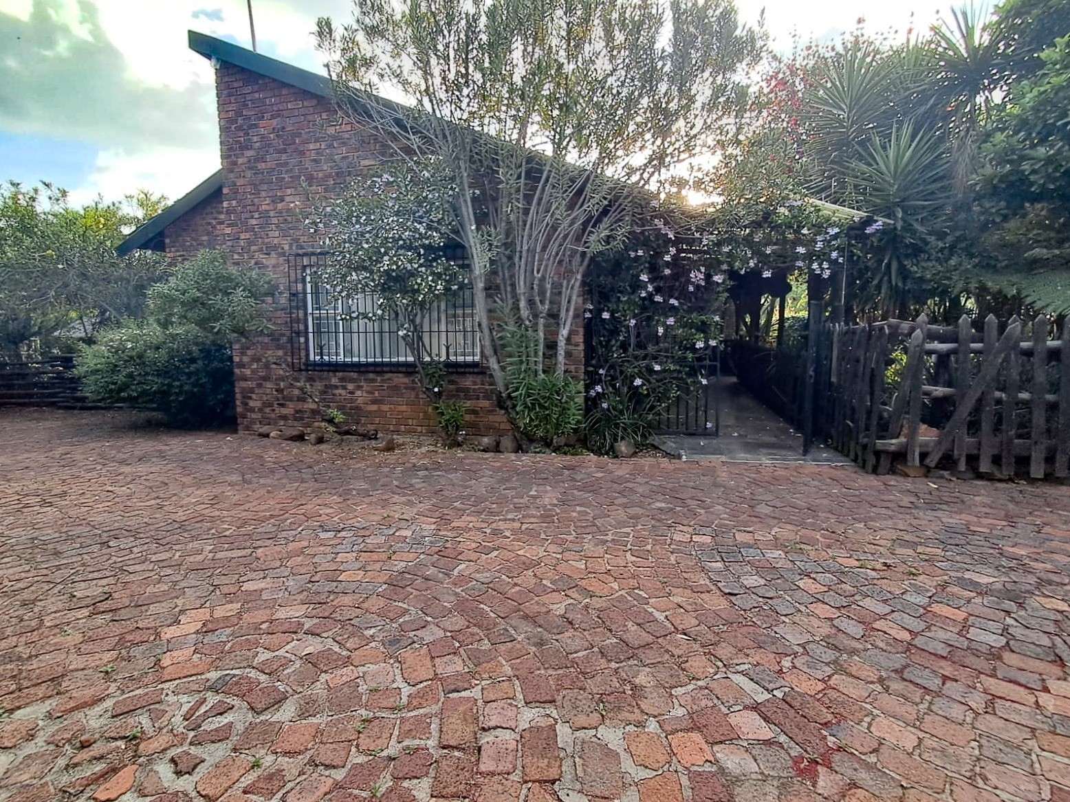 House for sale in Mayfield Park, Johannesburg, 993 m²