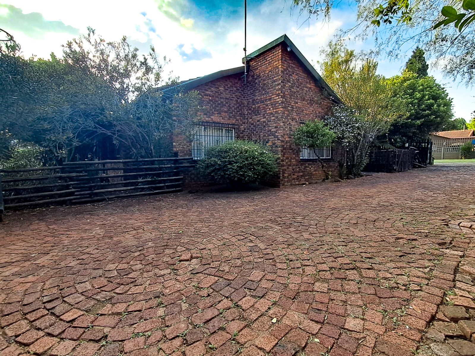 House for sale in Mayfield Park, Johannesburg, 993 m²
