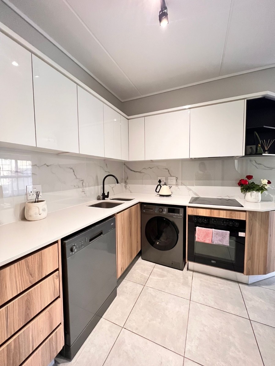 Apartment for rent in Waterfall, Midrand, 45 m²