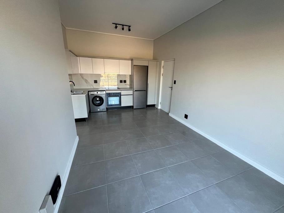 Apartment for rent in Waterfall, Midrand, 54 m²