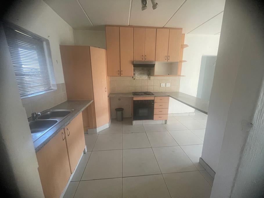 Apartment for rent in Carlswald, Midrand, 100 m²