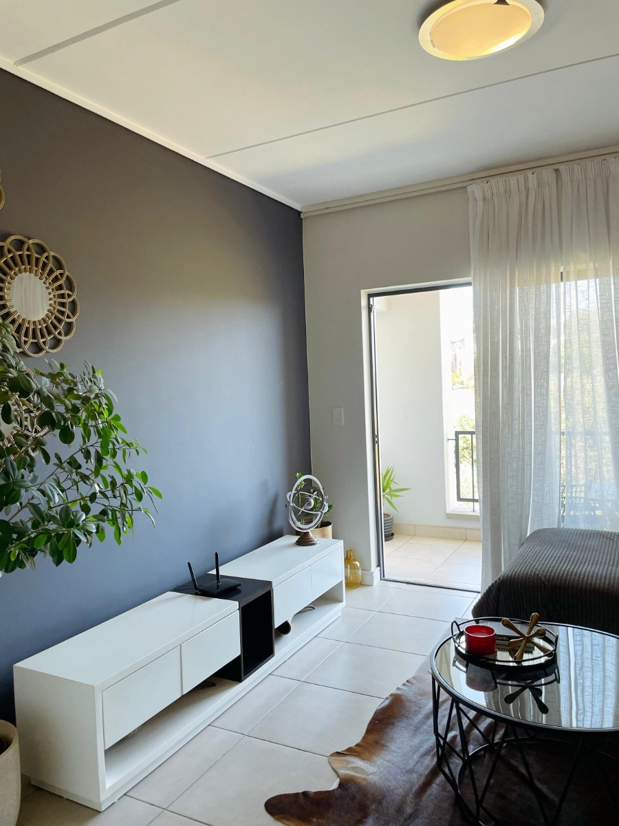 Apartment for rent in Linbro Park, Sandton, 58 m²