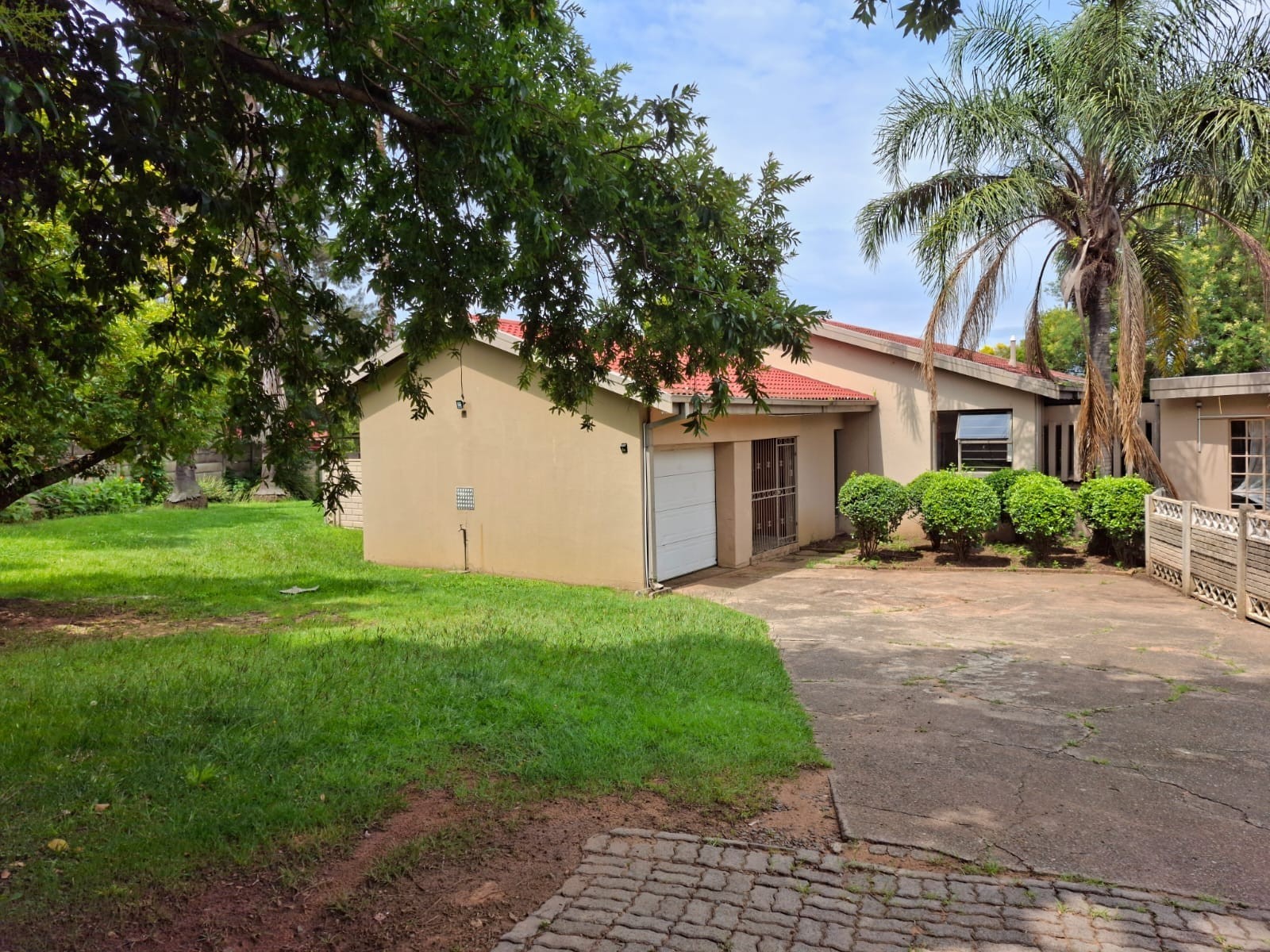 House for sale in Schuinshoogte, Newcastle, KwaZulu Natal, 1900 m²