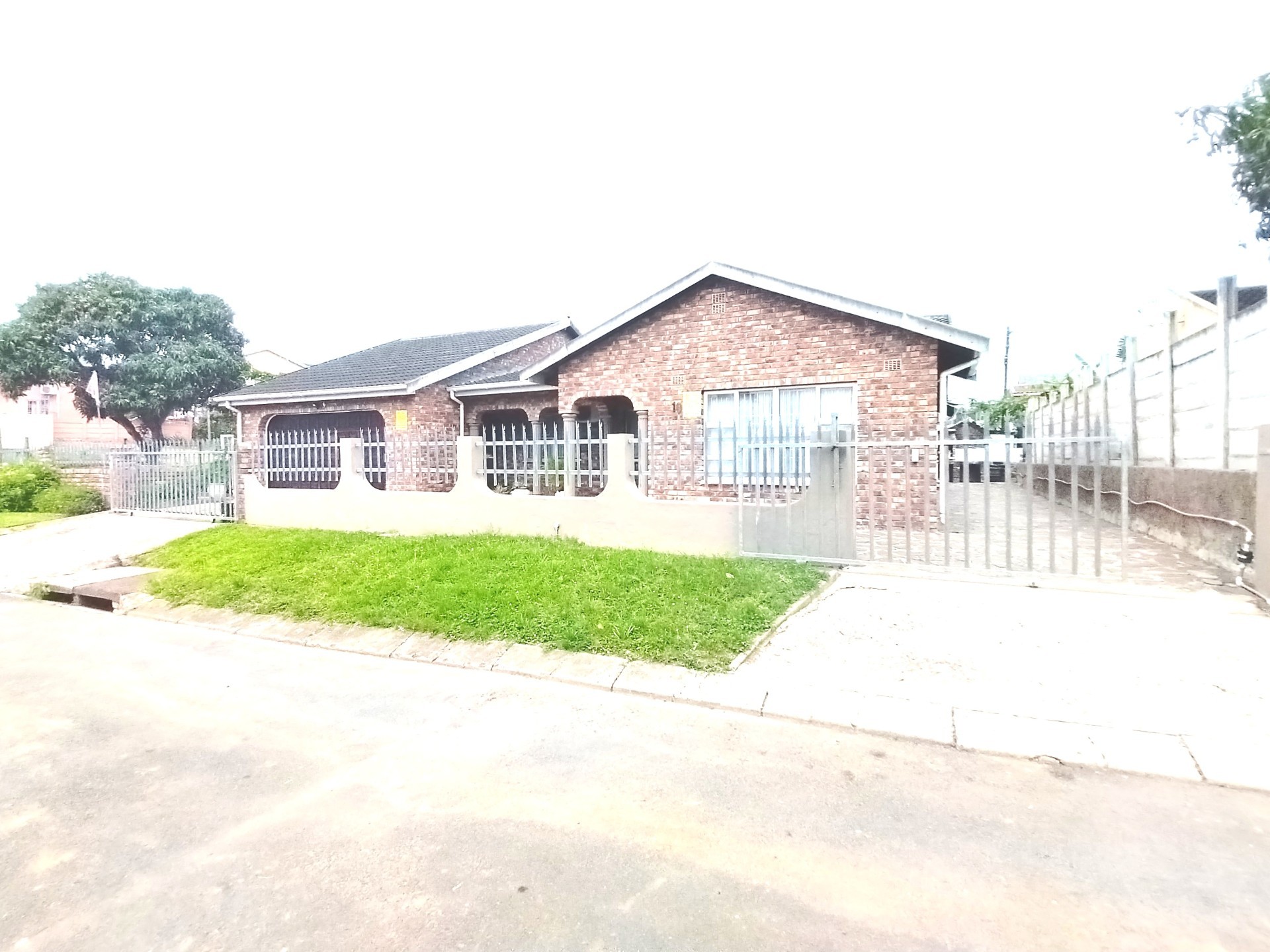 House for sale in Woodview, Phoenix, KwaZulu Natal, 428 m²