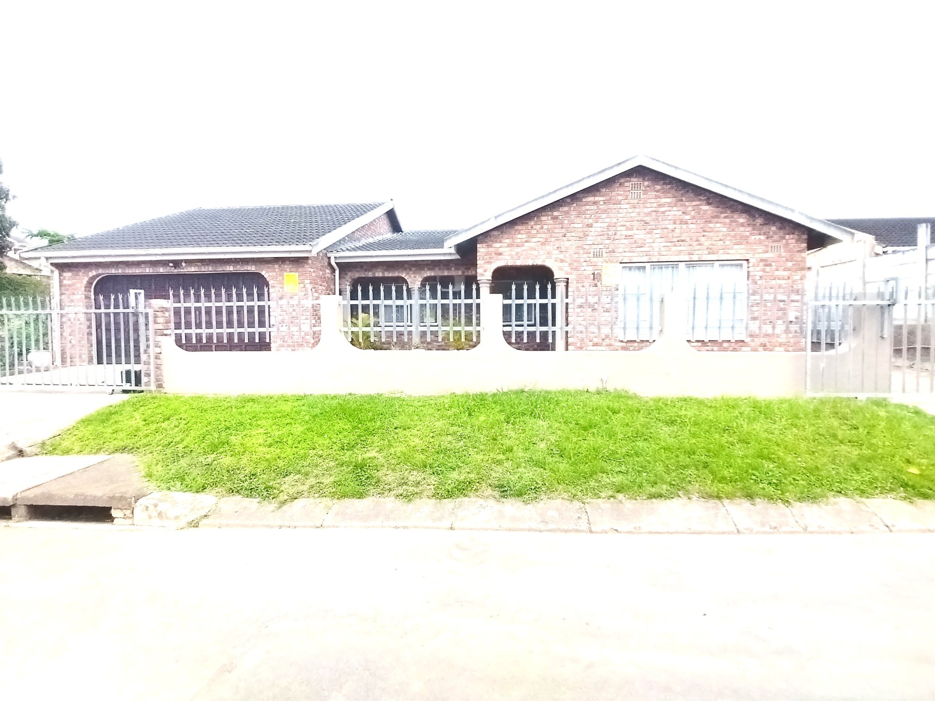 House for sale in Woodview, Phoenix, KwaZulu Natal, 428 m²