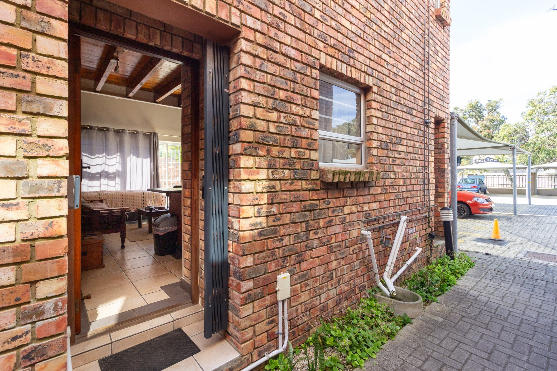 Apartment for sale in Walmer, Port Elizabeth, 50 m²