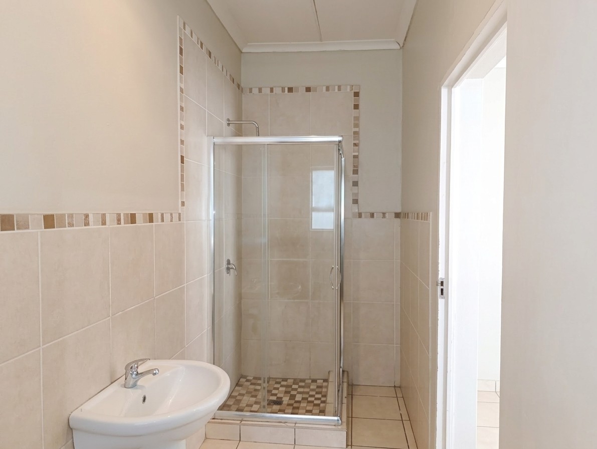 Studio Apartment for rent in Westdene, Johannesburg, 25 m²