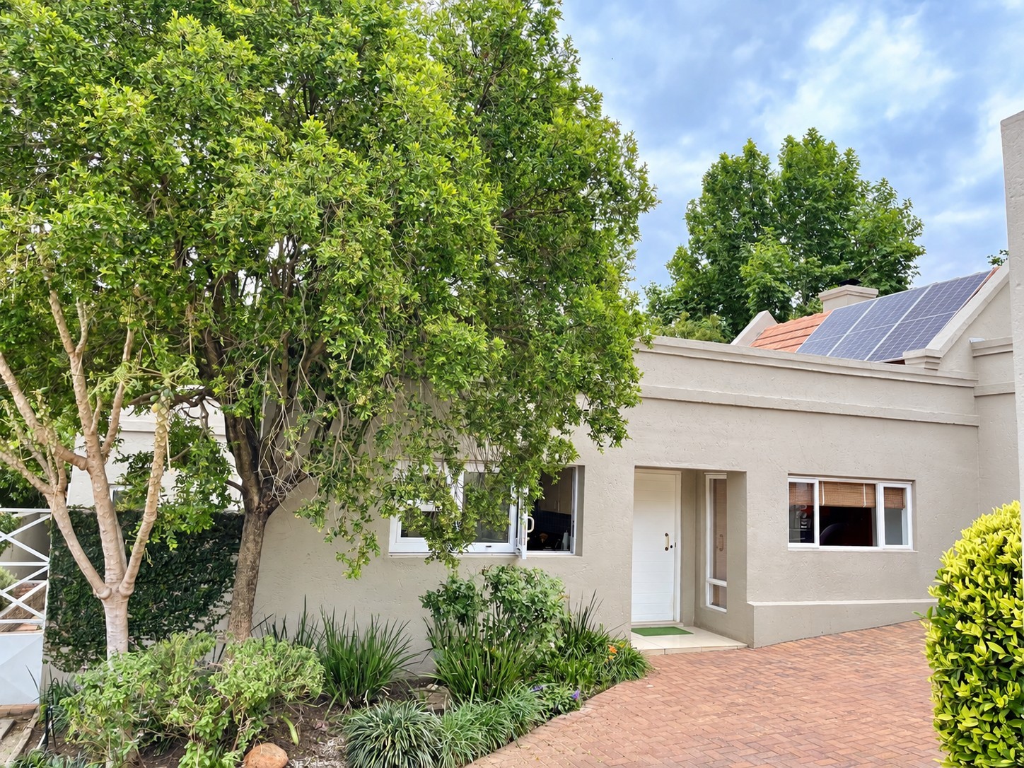 House for sale in Cedar Lakes, Randburg, 446 m²