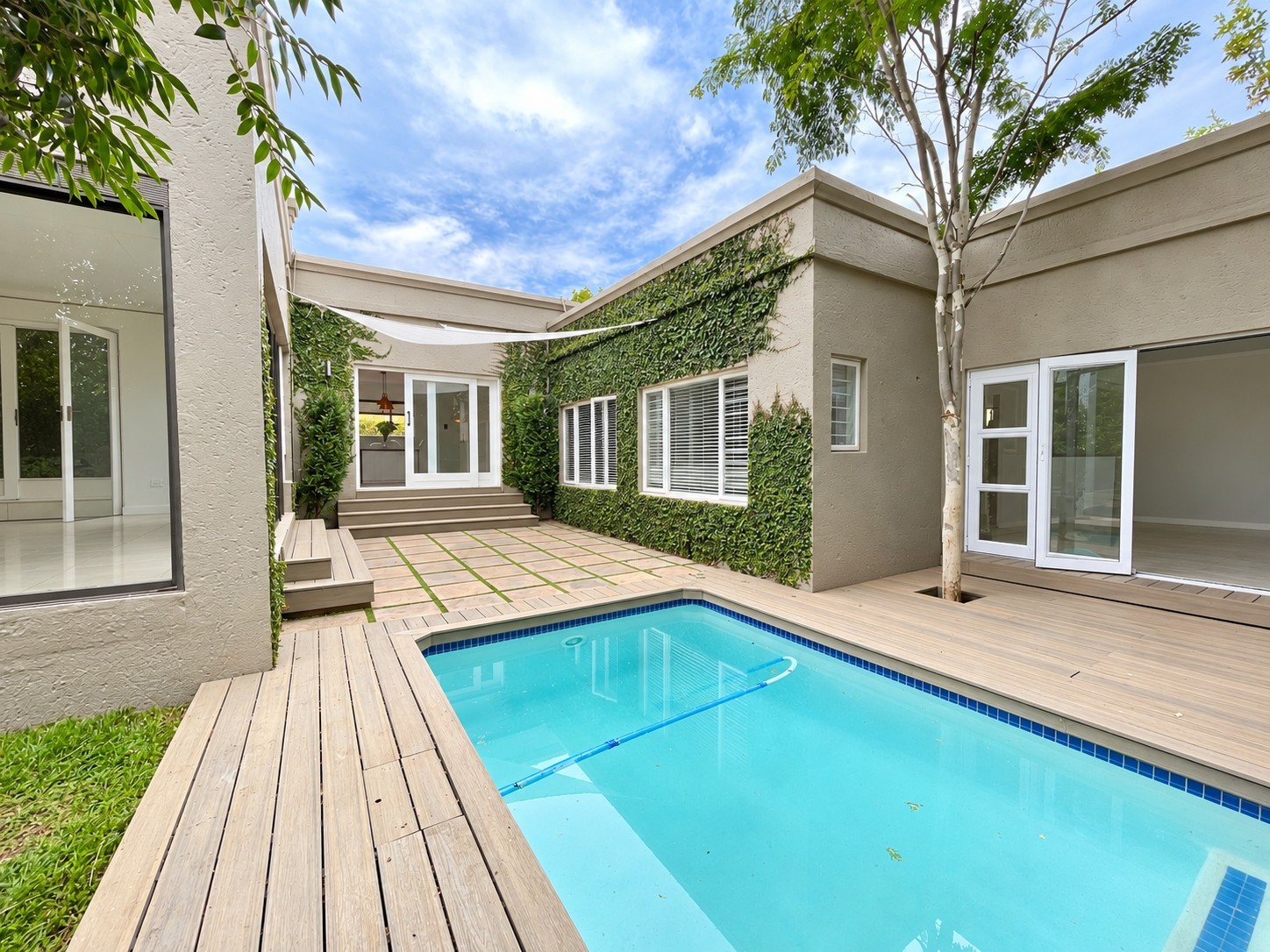 House for sale in Cedar Lakes, Randburg, 446 m²