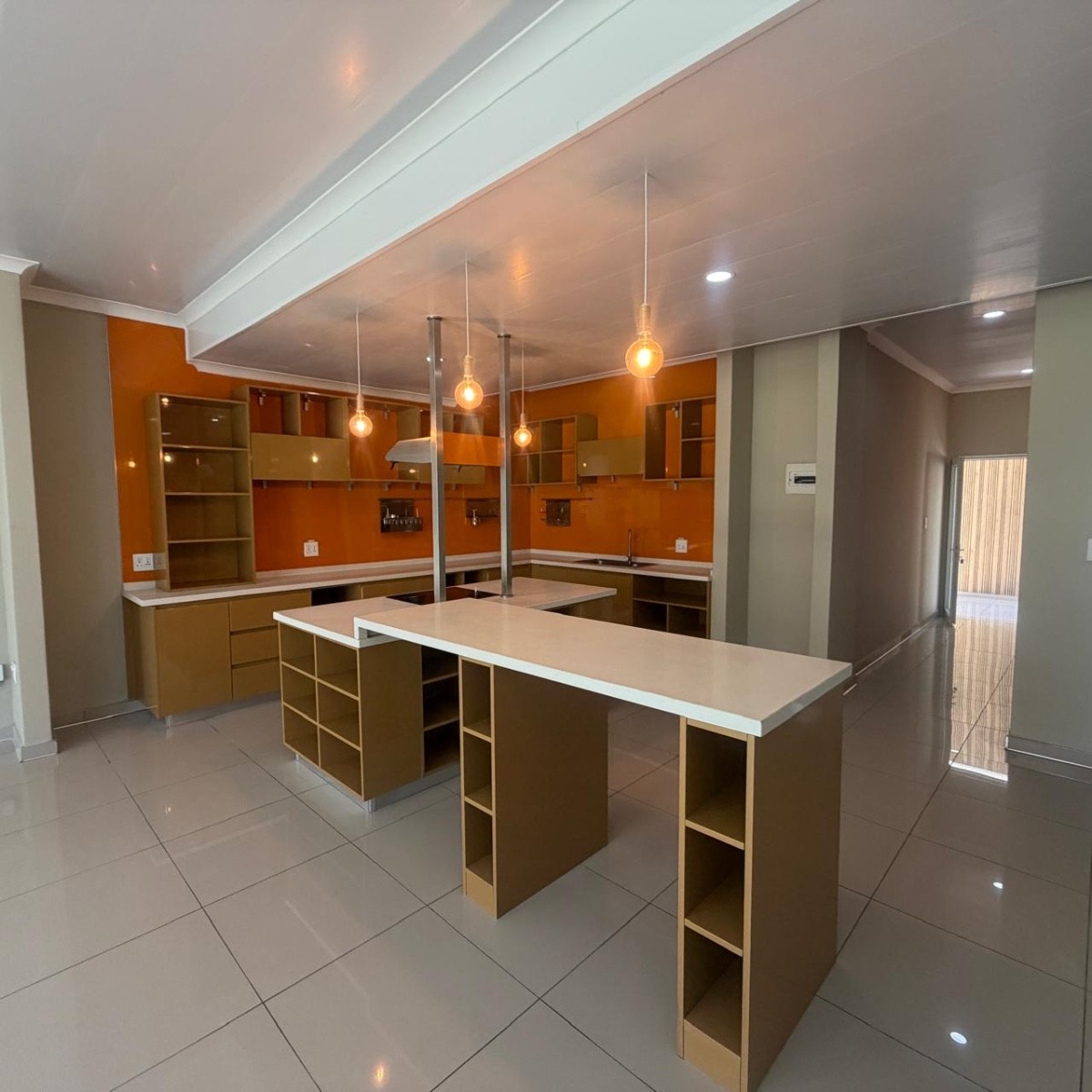 Duplex for rent in Morningside, Sandton, 270 m²