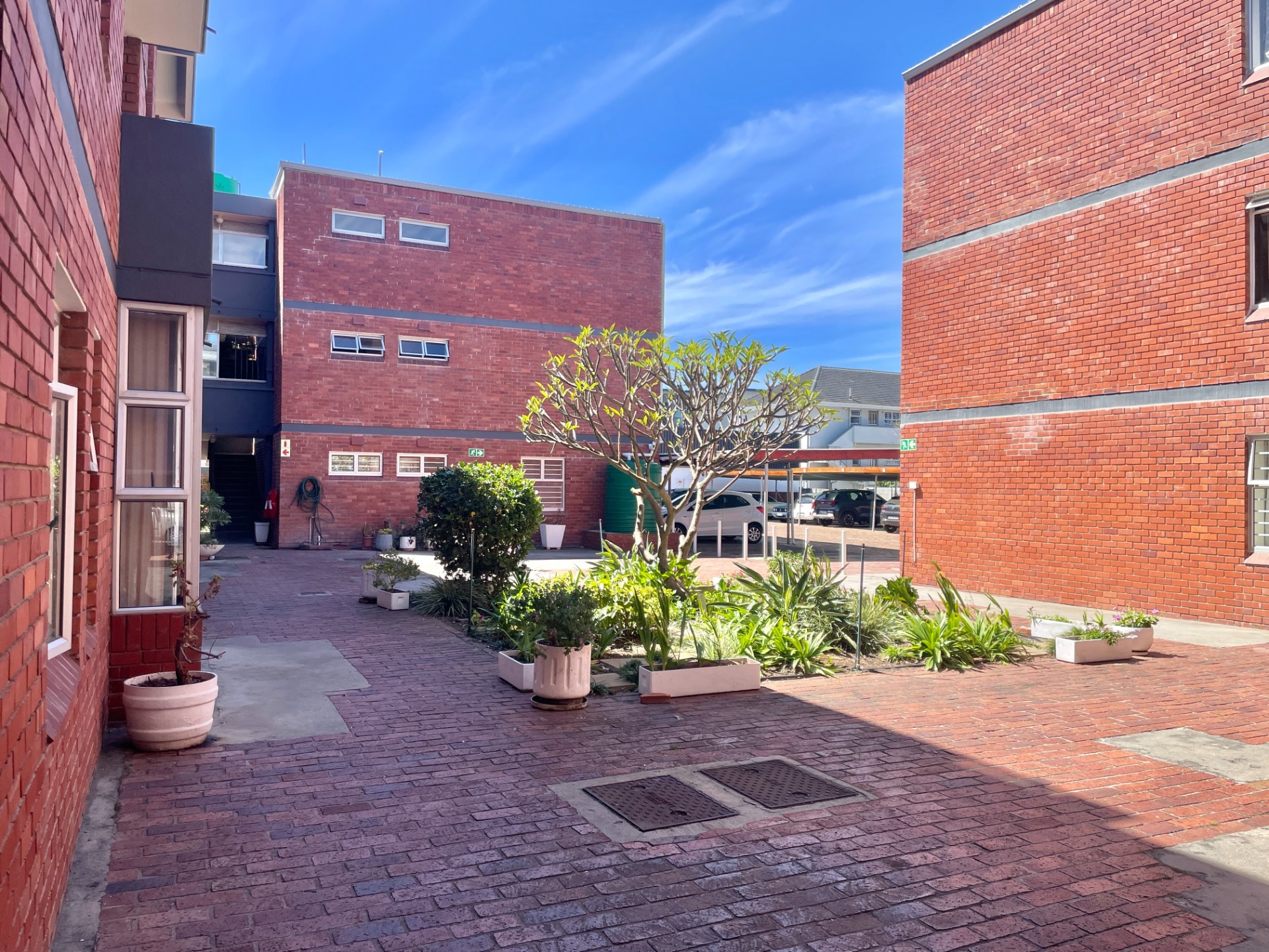 Apartment for sale in Diep River, Cape Town, 85 m²