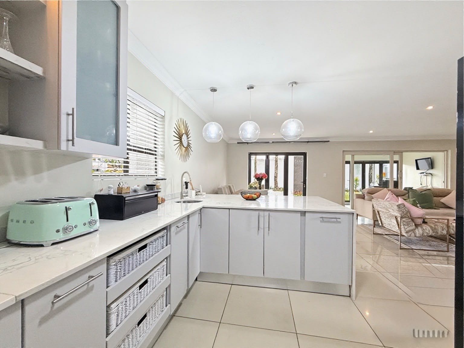 House for rent in Cedar Lakes, Randburg, 267 m²
