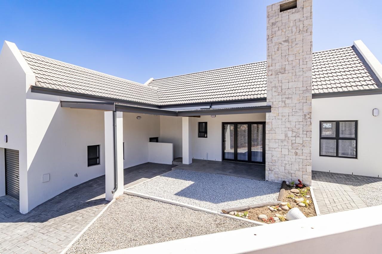 House for sale in Steenbergs Cove, St Helena Bay, 5 Hull Crescent, Steenbergs Cove, St Helena Bay, Western Cape, 144 m²