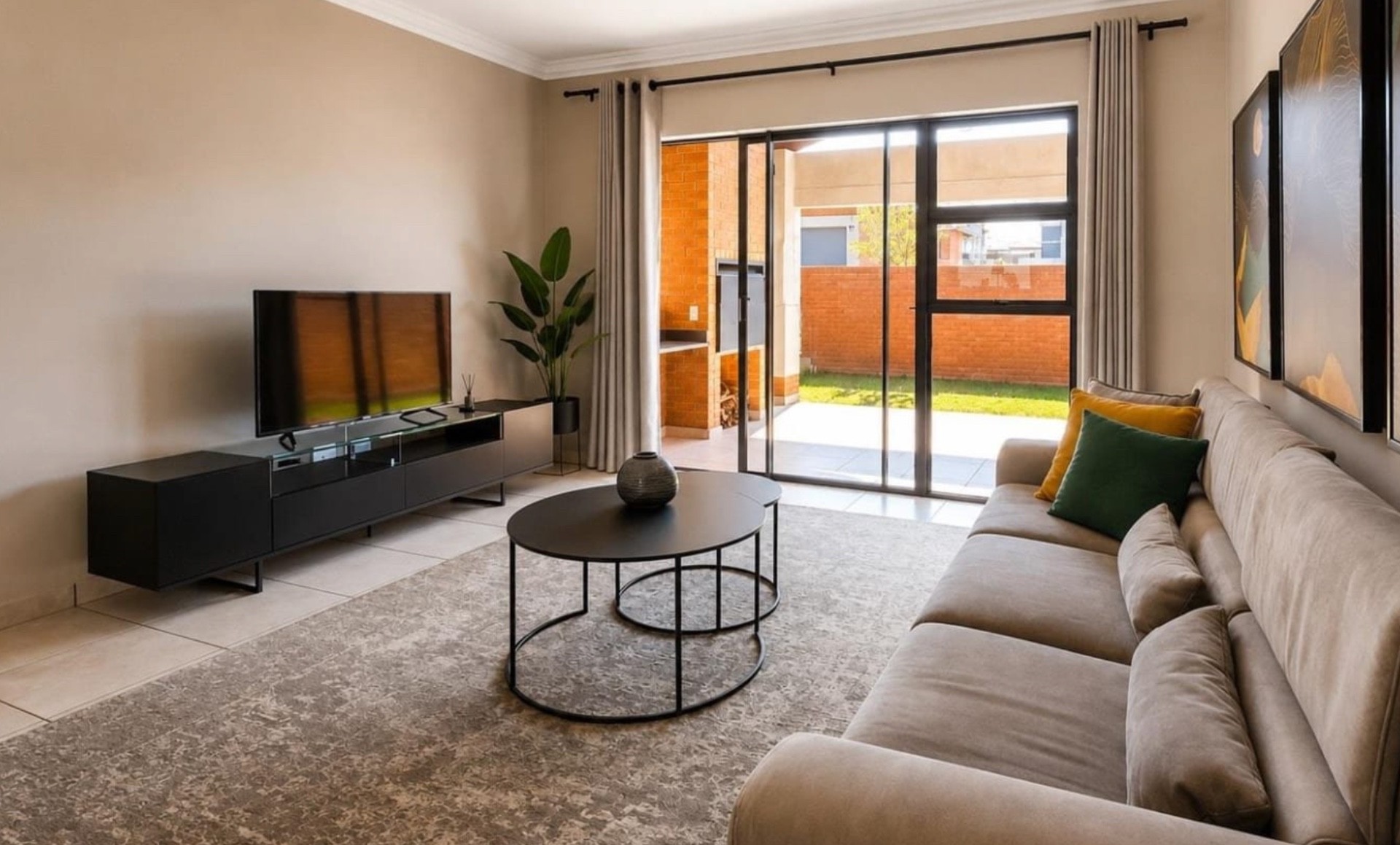 Townhouse for sale in Six Fountains Residential Estate, Six Fountains, Pretoria, 200 m²