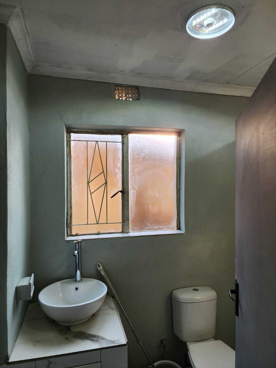 Apartment for rent in Simmerfield, Germiston, 94 m²