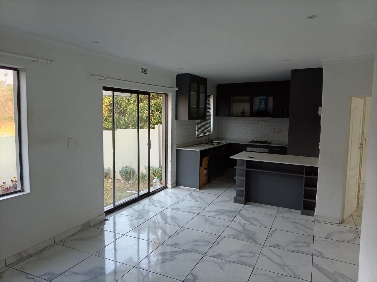 Complex for rent in Ferndale, Randburg