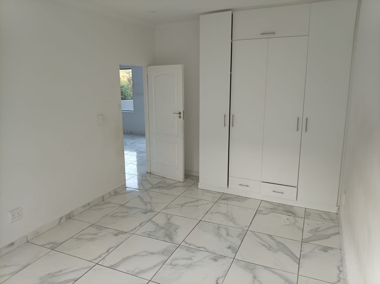 Complex for rent in Ferndale, Randburg