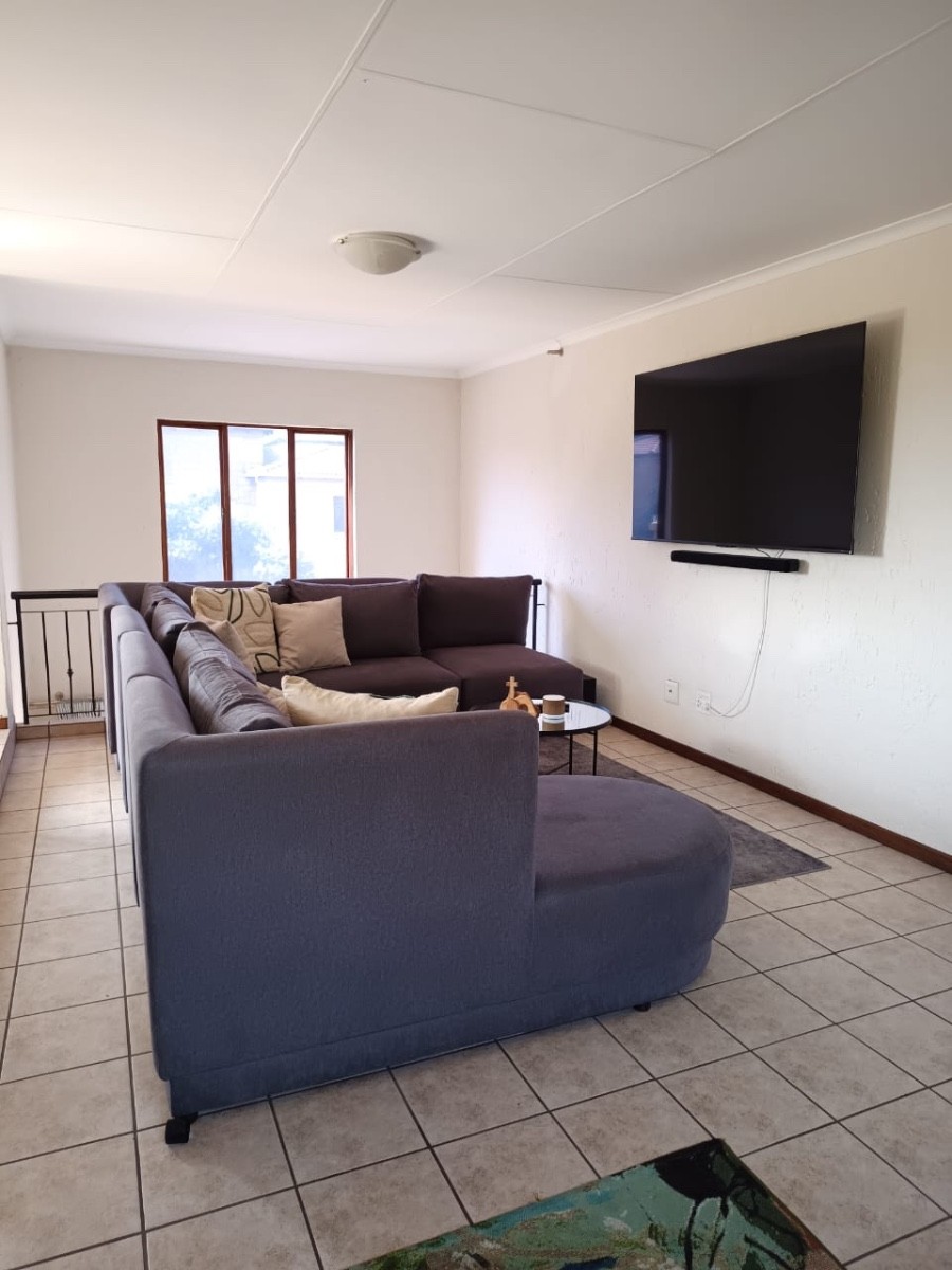 Apartment for rent in Douglasdale, Sandton, 100 m²