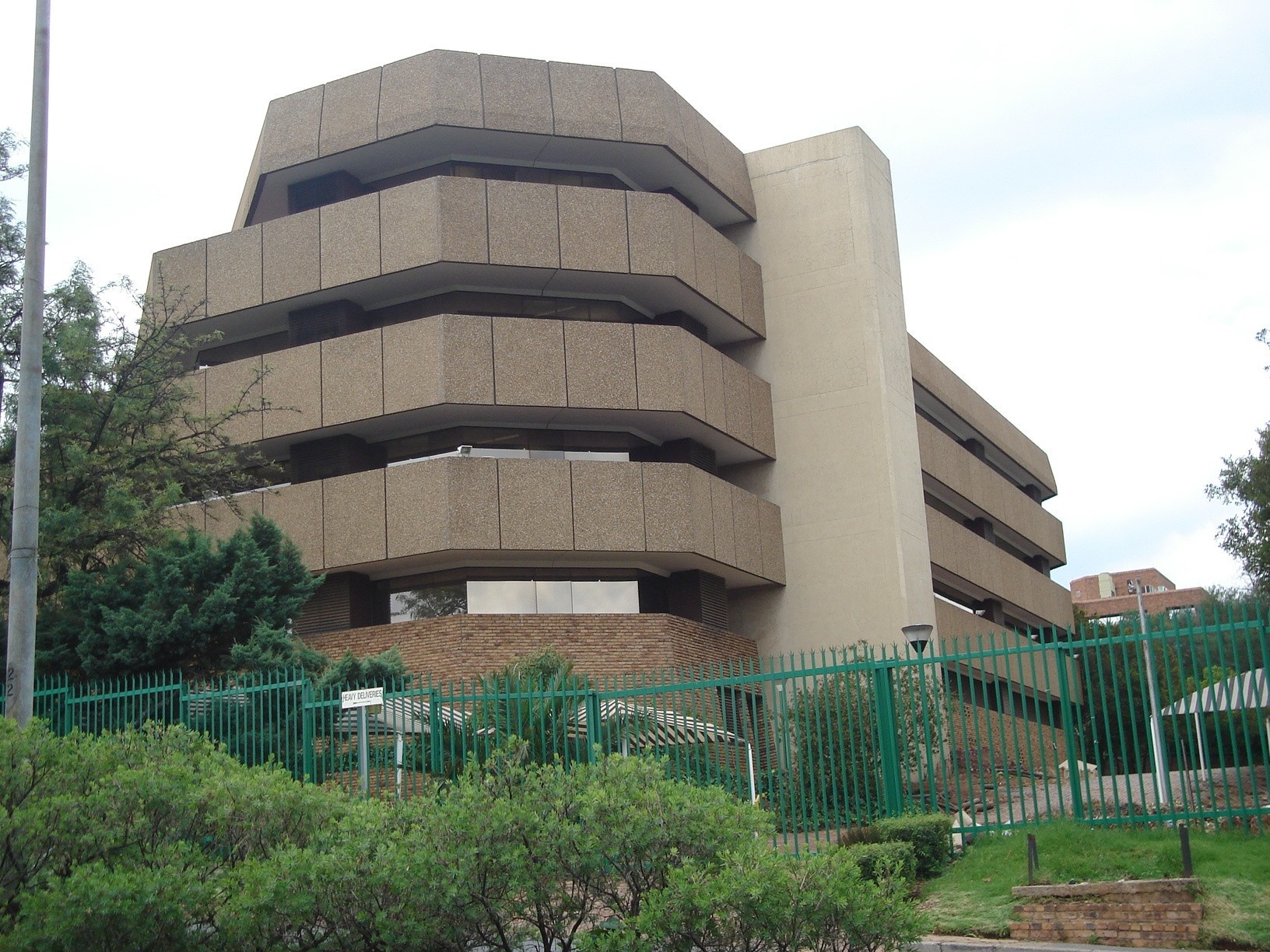 Commercial Property for rent in Parktown North, Johannesburg, 7934 m²