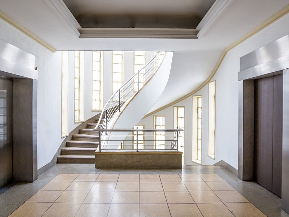 Commercial Property for rent in Parktown North, Johannesburg, 10593 m²