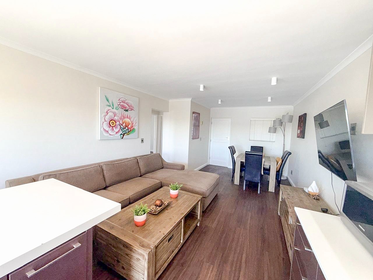 Apartment for rent in Century City, Milnerton, 76 m²