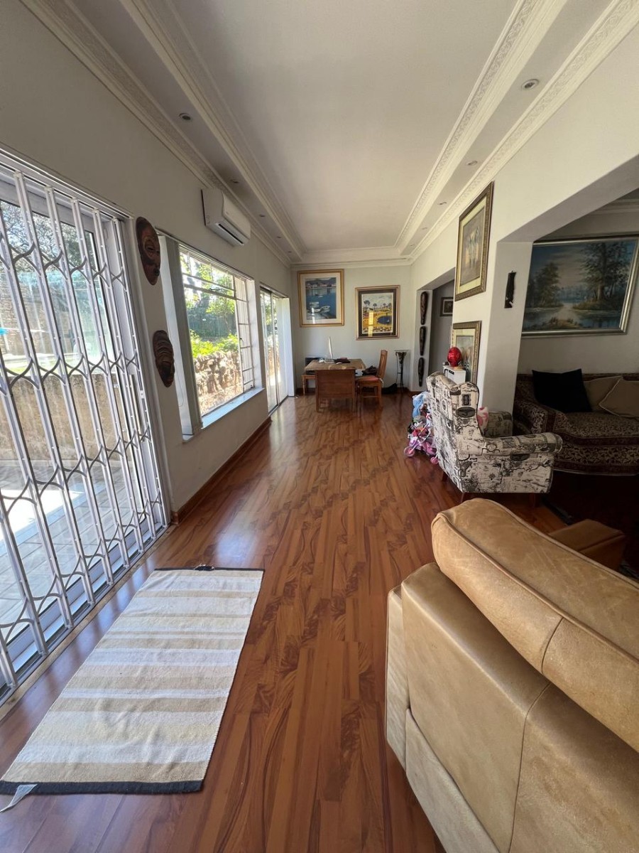 House for sale in Sandringham, Johannesburg, 318 m²