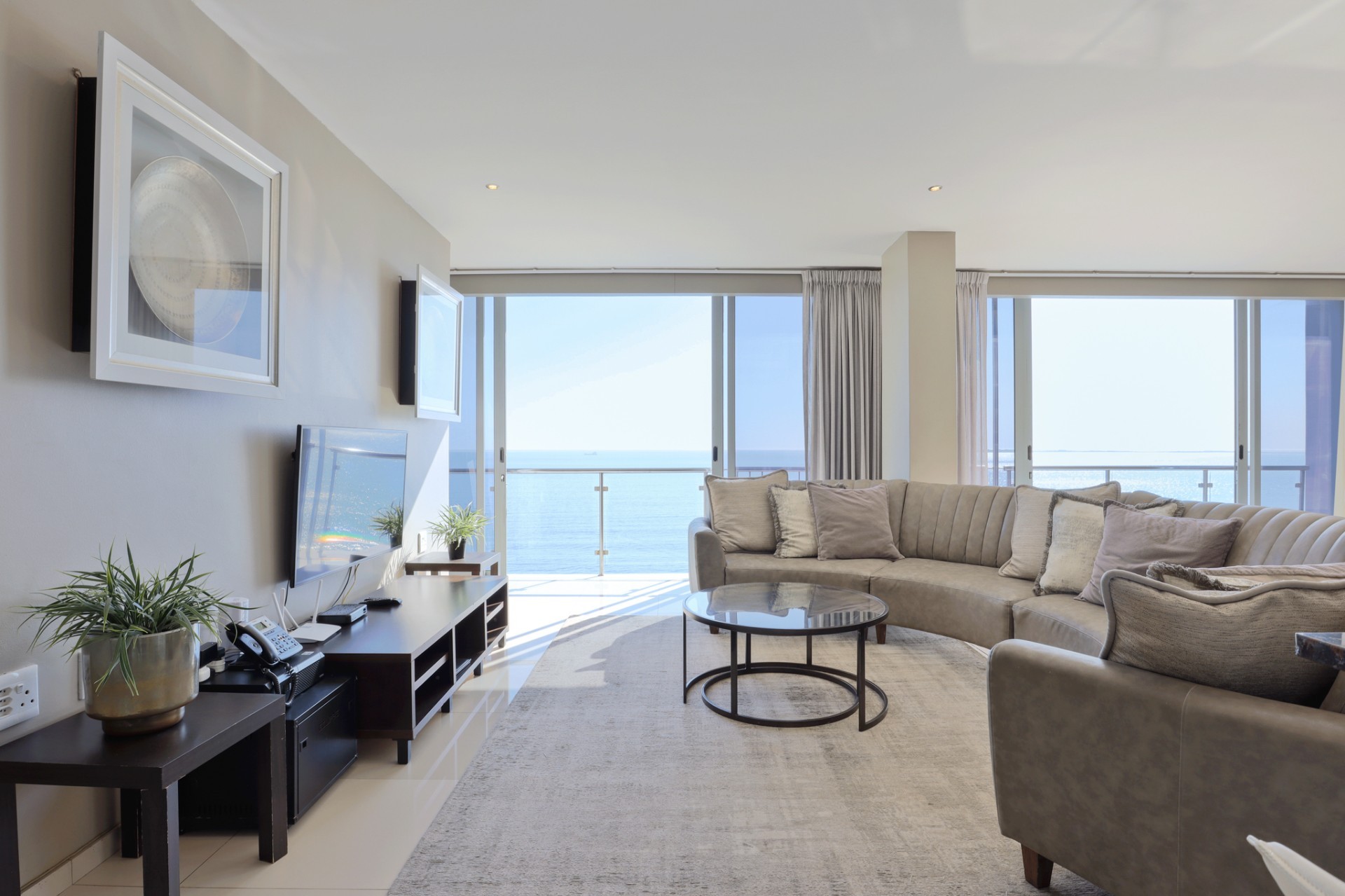 Apartment for rent in Beachfront, Table View, Blouberg, 11 (11th floor), Infinity, 89 Coral rd, Beachfront, Table View, Blouberg, Western Cape, 124 m²