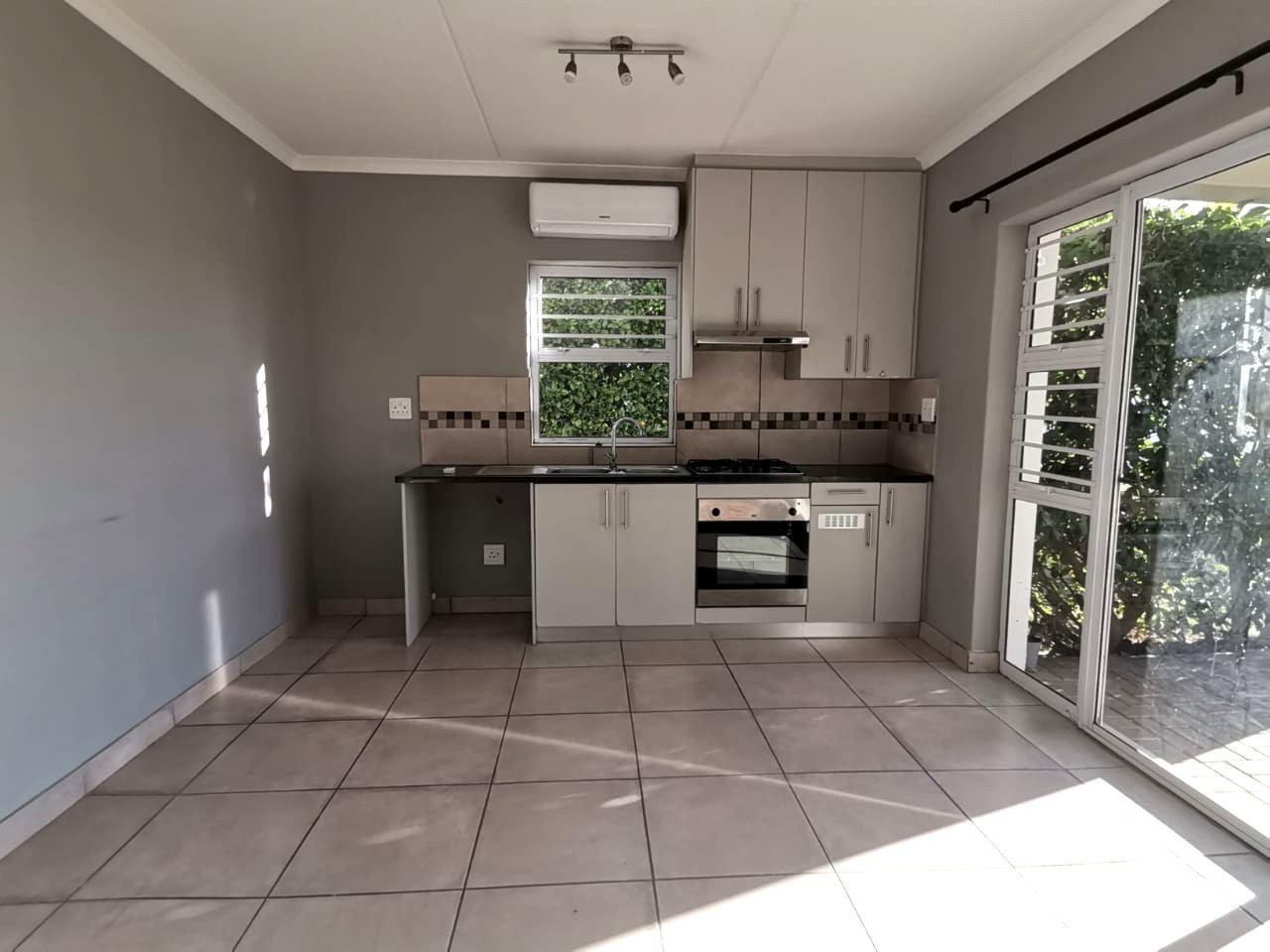 Apartment for rent in Wellington North, Wellington