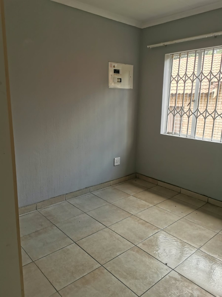 Townhouse for sale in Witpoortjie AH, Brakpan