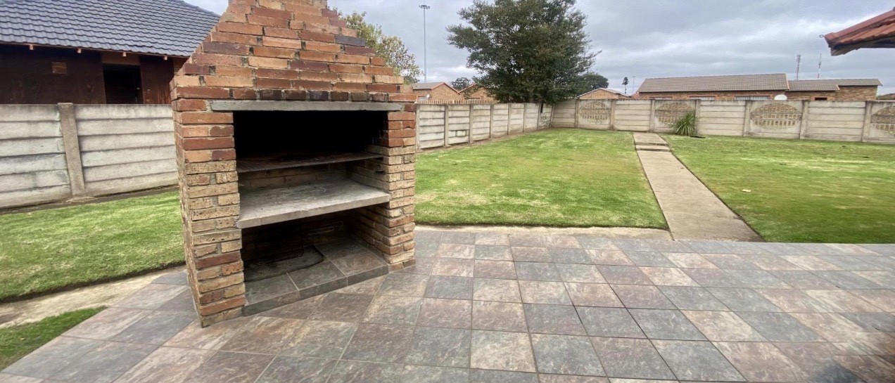 House for sale in Komati, Middelburg, 758 m²