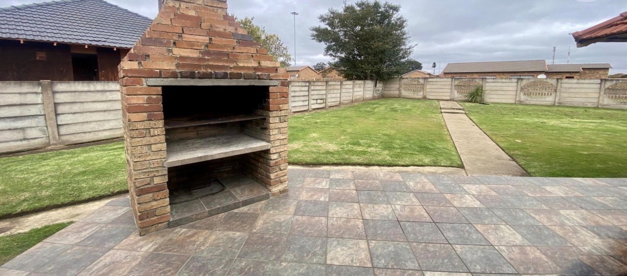 House for sale in Komati, Middelburg, 758 m²