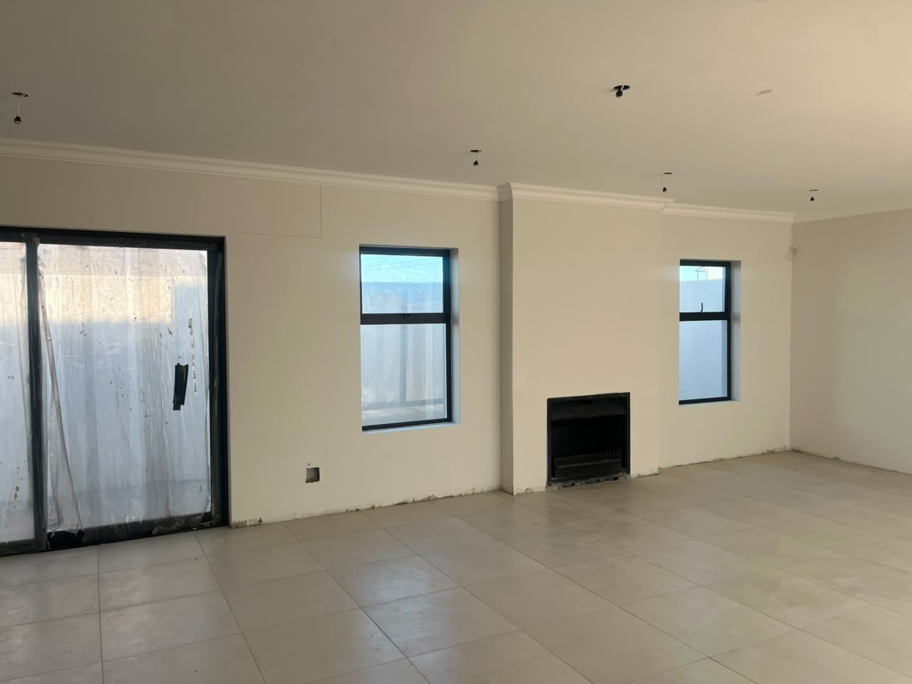 House for sale in Sandown, Blouberg, 300 m²
