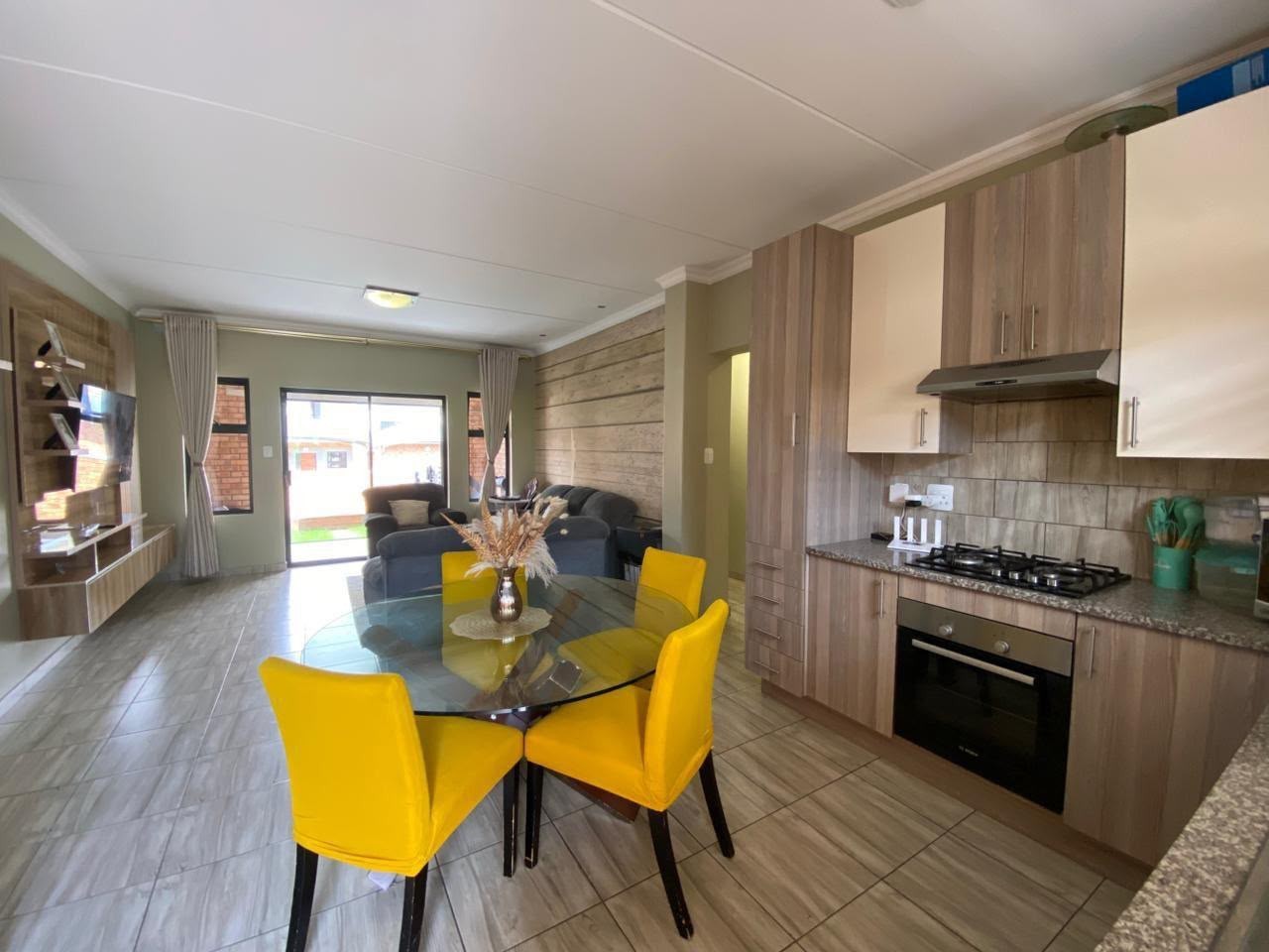Apartment for rent in Noordwyk, Midrand, 93 m²