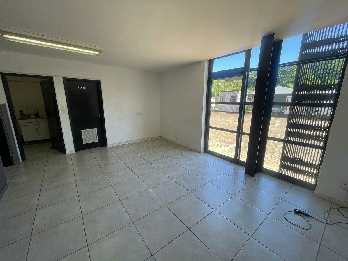 Industrial Property for rent in Mount Edgecombe, KwaZulu Natal, 536 m²