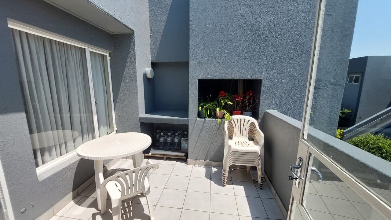 Townhouse for sale in Mulbarton, Johannesburg, 76 m²