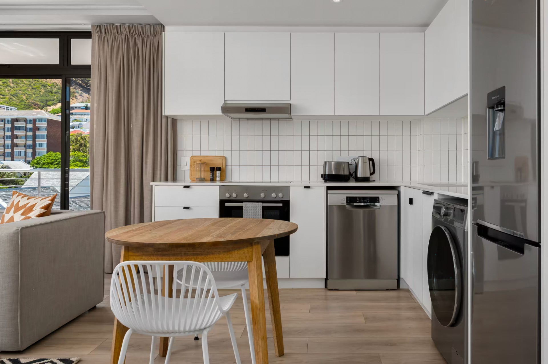 Apartment for sale in Sea Point, Cape Town, 47 m²