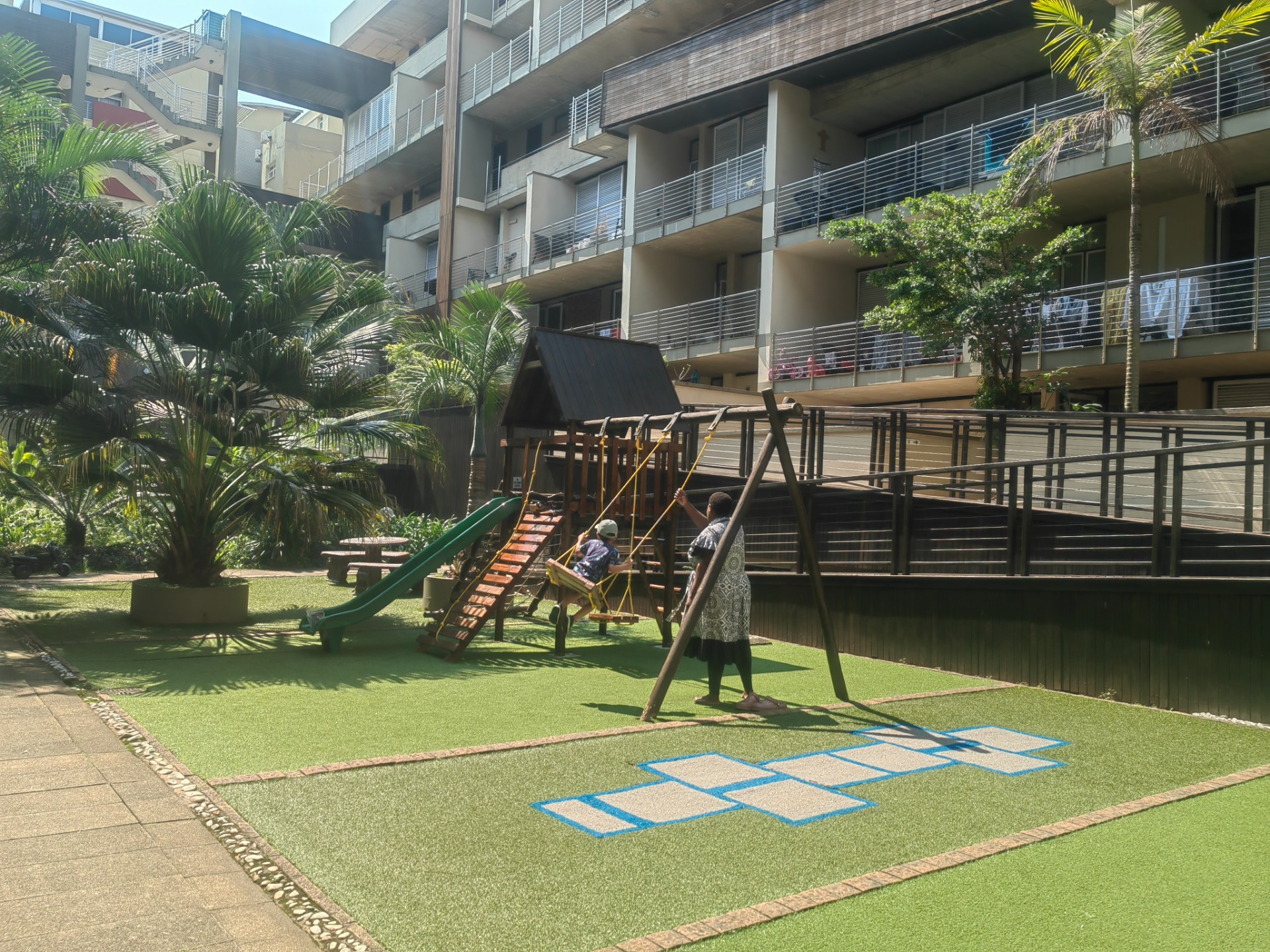 Apartment for rent in Umhlanga, KwaZulu Natal, 145 m²