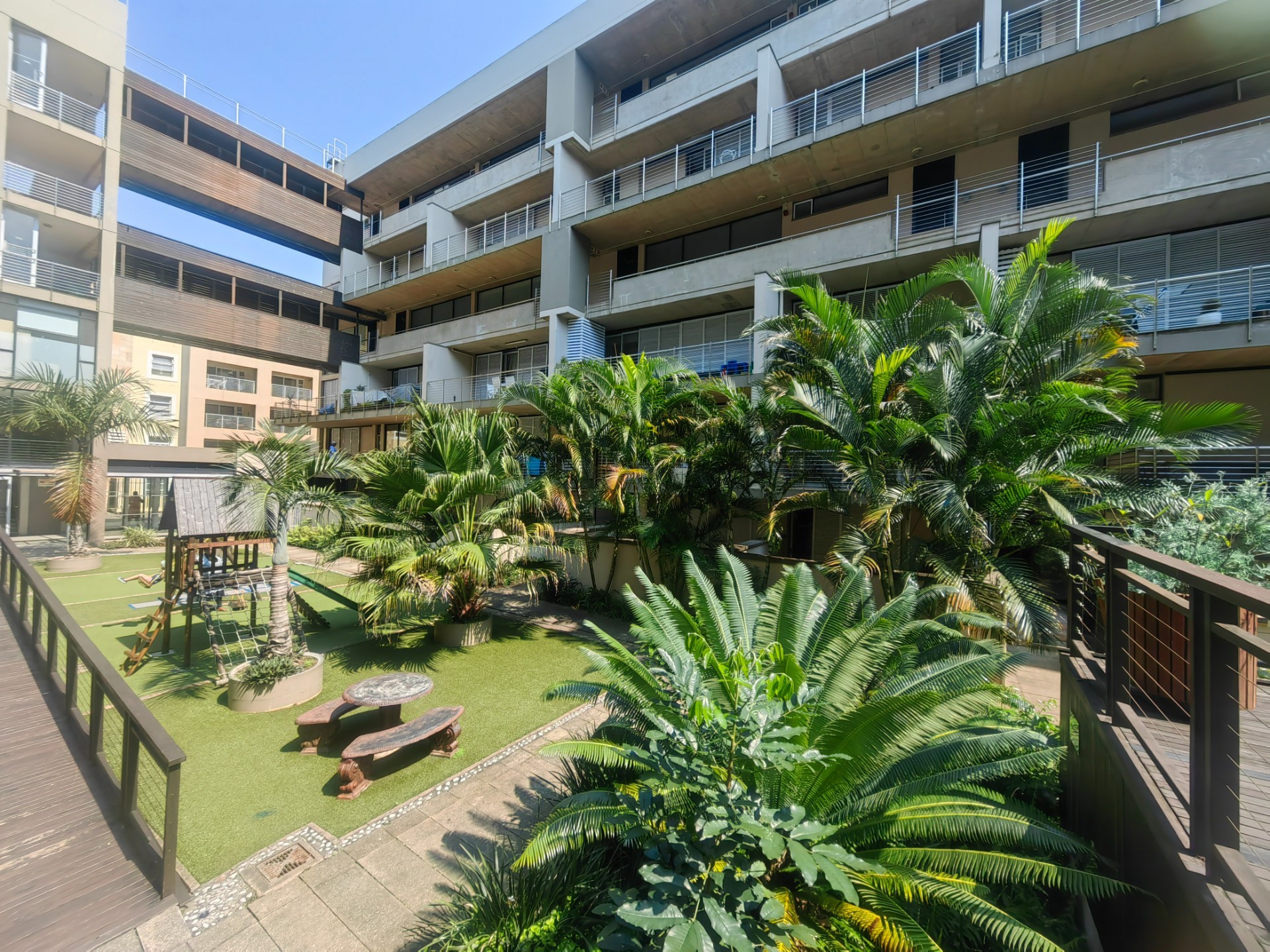 Apartment for rent in Umhlanga, KwaZulu Natal, 145 m²