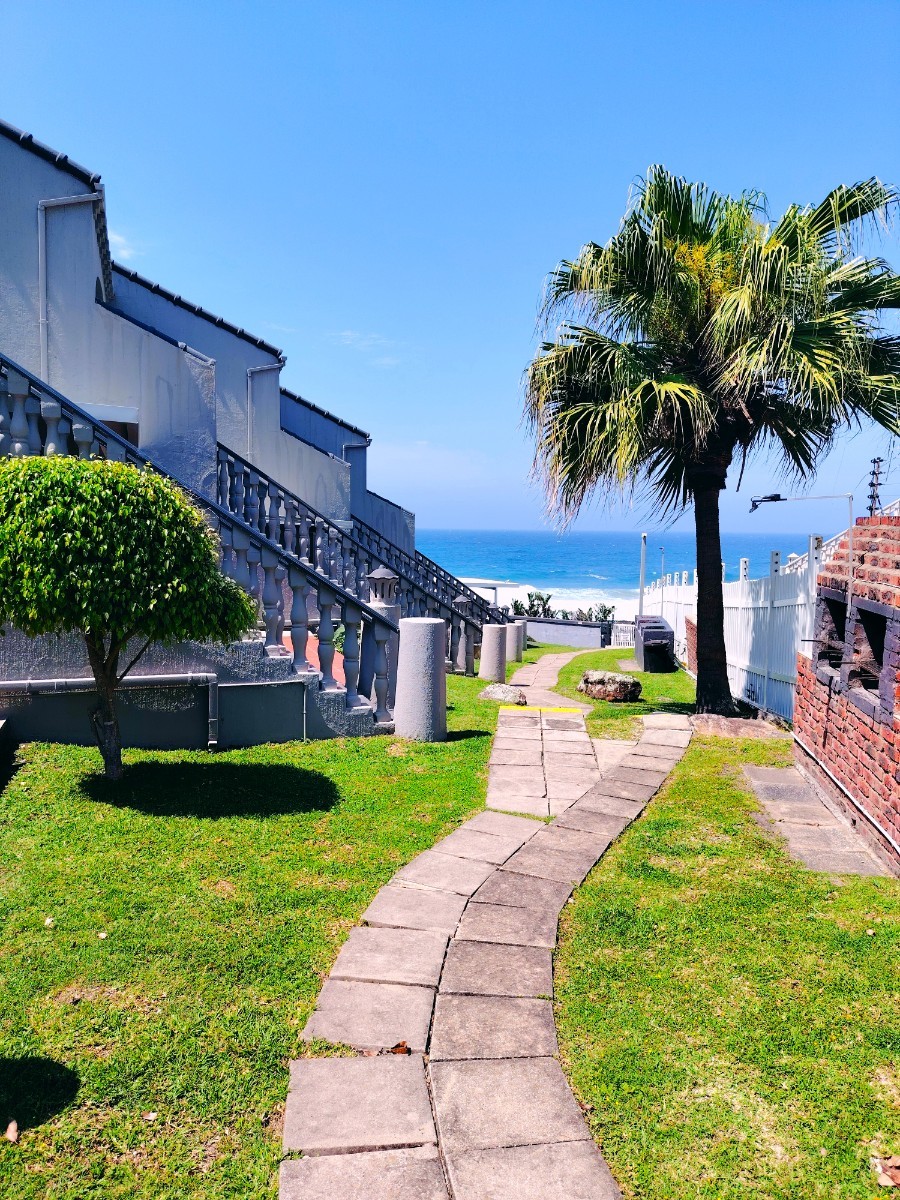 Apartment for sale in Uvongo Beach, Margate, KwaZulu Natal, 76 m²