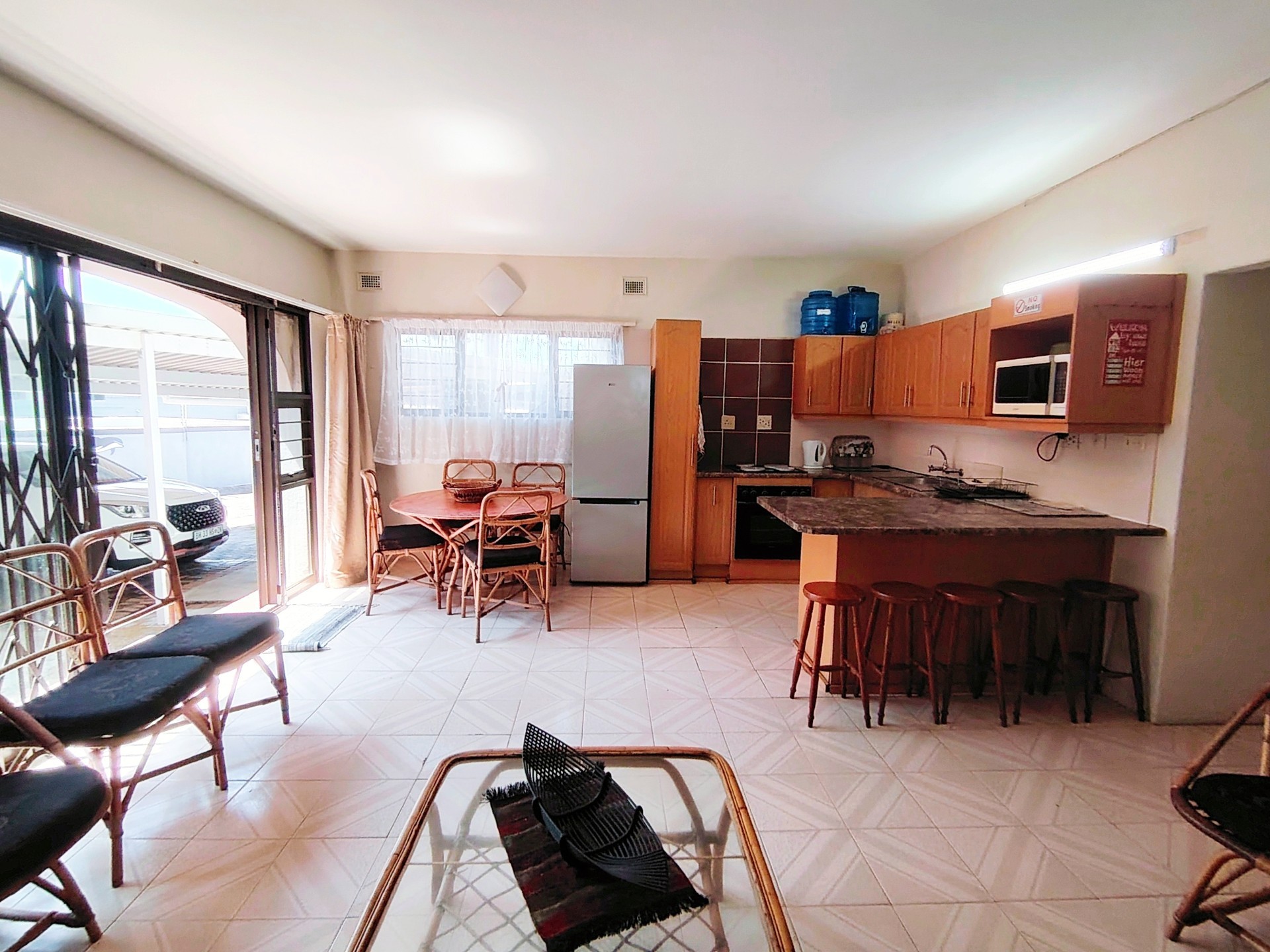 Apartment for sale in Uvongo Beach, Margate, KwaZulu Natal, 76 m²